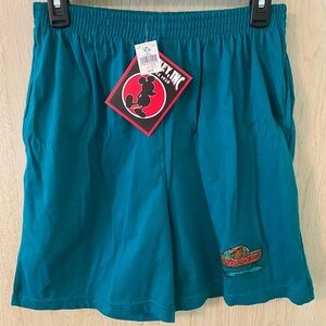 Mickey, Inc WDW 1990's Pooh Disney USA Womens Winnie The Pooh Shorts XL NWT